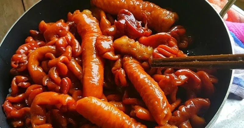 Cách làm ruột heo khìa nước dừa và coca thơm ngon, đậm vị