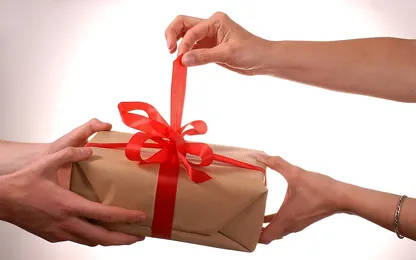 TOP 20 quà tặng khai trương ý nghĩa, may mắn và tài lộc cho gia chủ
