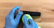 Cách v&ecirc;̣ sinh micro karaoke đúng chu&acirc;̉n, tránh hư hỏng