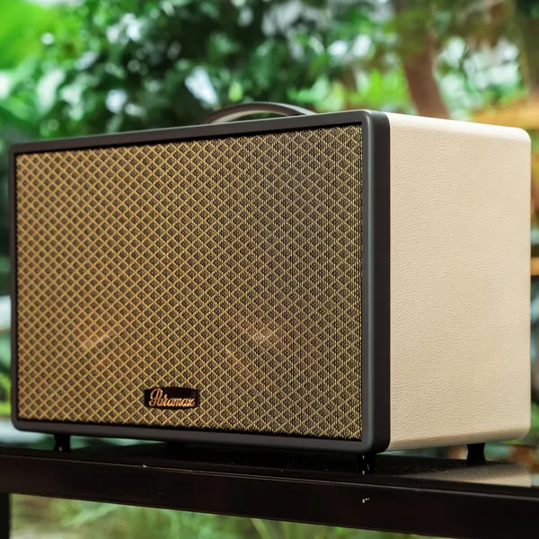 Loa Di Động Xách Tay Paramax Saga (Cream Leather)