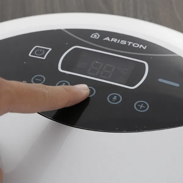 Bình Đun Nước Nóng Tức Thời Ariston RT45E-VN