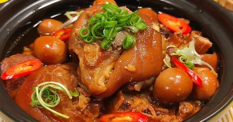 Cách nấu giò heo hon nước dừa thơm ngon, mềm ngọt, dễ làm