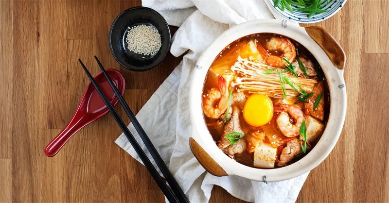 5 cách nấu canh kim chi Hàn Quốc đổi vị bữa cơm cực dễ làm