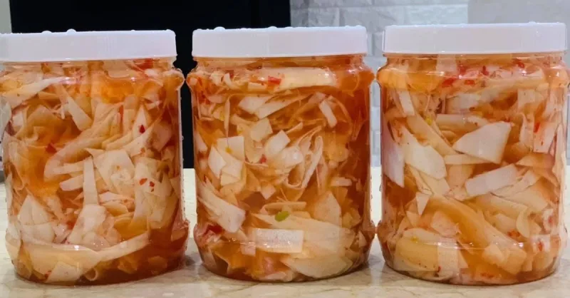 Cách làm măng ngâm tỏi ớt giòn ngon, đơn giản tại nhà