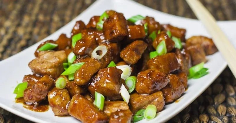 Cách làm thịt đùi heo kho tiêu thơm ngon, đậm vị, dễ thực hiện