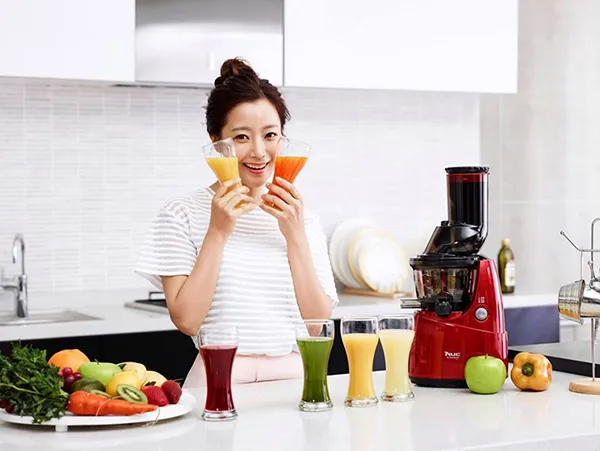 Ưu - Nhược điểm của máy ép trái cây thường và máy ép chậm