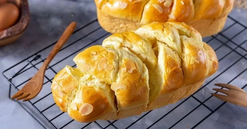 Cách làm bánh mì hoa cúc mềm, thơm béo chuẩn Pháp tại nhà