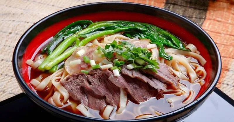 Cách nấu mì thịt bò cho bữa sáng nhanh gọn, vẫn đủ chất