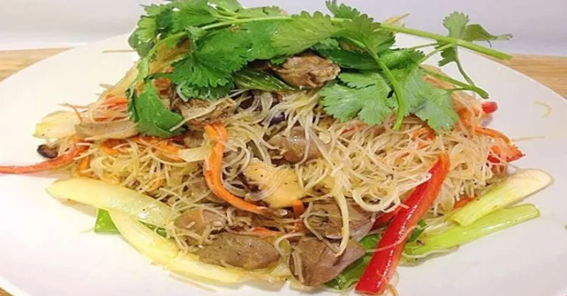 Cách làm bún gạo xào lòng heo thơm ngon, chuẩn vị tại nhà