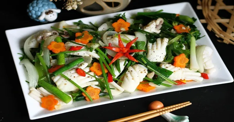 Cách làm mực xào cần tây giòn ngon, cực kỳ đưa cơm