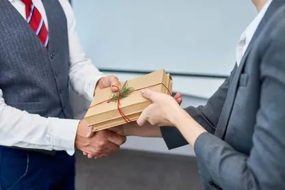 20+ món quà tặng sinh nhật khách hàng ý nghĩa