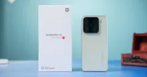 Tr&ecirc;n tay Xiaomi 15 Việt Nam: tuyệt đỉnh nhiếp ảnh, mạnh mẽ với Snapdragon 8 Elite