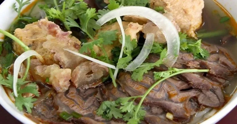 Cách làm bún bò gân thơm ngon chuẩn vị Huế đơn giản tại nhà