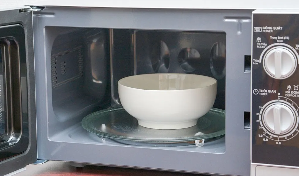 Lò vi sóng Sharp R-205VN-S 20 lít