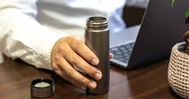 Tại sao b&igrave;nh giữ nhiệt bị đổ mồ h&ocirc;i? C&aacute;ch xử l&yacute; t&igrave;nh trạng n&agrave;y hiệu quả tại nh&agrave;