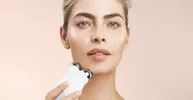 C&aacute;ch sử dụng m&aacute;y massage mặt để chăm s&oacute;c da hiệu quả