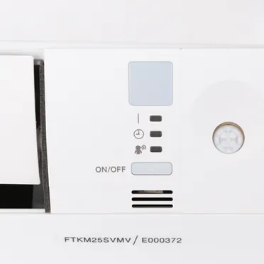 Máy lạnh Daikin Inverter 1 Hp FTKM25SVMV/RKM25SVMV 3