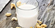 3 c&aacute;ch l&agrave;m sữa hạt điều thơm ngon