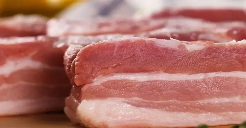Cách cắt thịt heo nhanh đúng thớ đẹp mắt, cực đơn giản