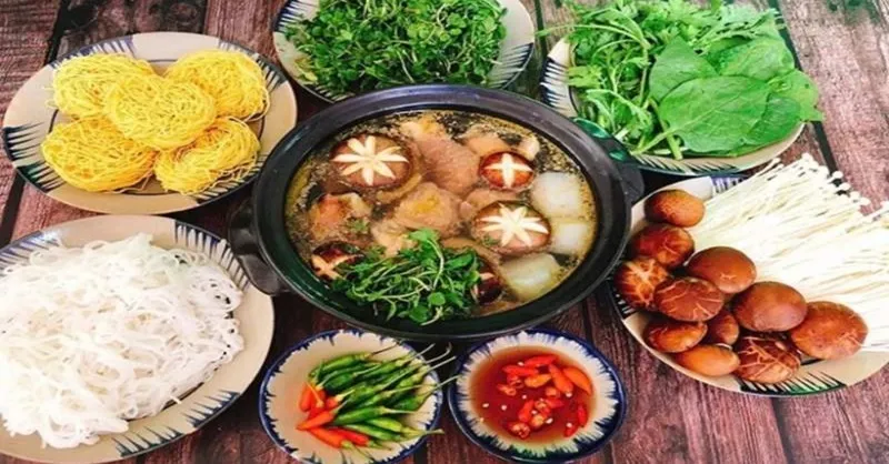4 cách làm lẩu nấm chay lạ miệng, thanh ngọt mà cực kỳ dễ nấu