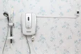 Hướng dẫn lắp đặt m&aacute;y nước n&oacute;ng trực tiếp đ&uacute;ng c&aacute;ch, an to&agrave;n