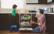 L&agrave;m sao để chọn mua được m&aacute;y rửa ch&eacute;n được đ&aacute;nh gi&aacute; cao d&agrave;nh cho gia đ&igrave;nh c&oacute; từ 3 đến 5 th&agrave;nh vi&ecirc;n?