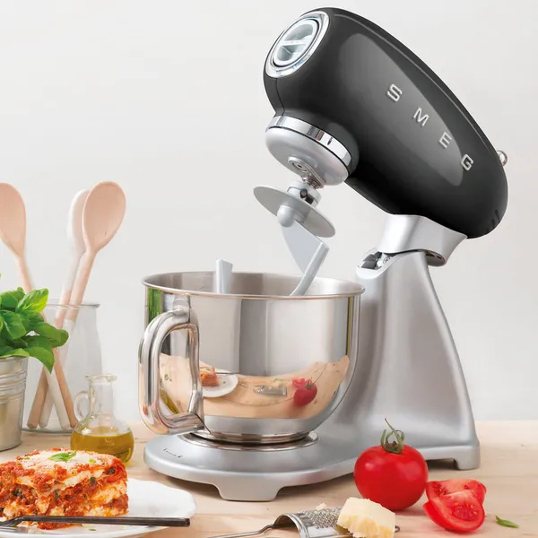 Máy trộn Smeg SMF02BLEU, màu đen 800W