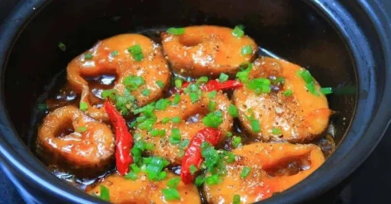 Kho cá bằng nồi nấu chậm: Mềm ngon, đậm đà, nhàn tênh