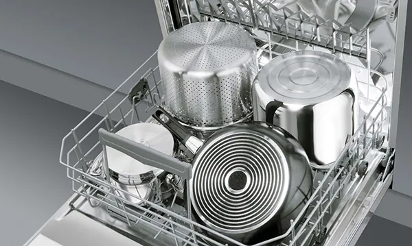 Nồi, chảo có rửa được bằng máy rửa chén hay không?