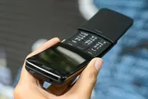 Đ&aacute;nh gi&aacute; chi tiết &ldquo;quả chuối&rdquo; Nokia 8110: Kết nối Wifi, 4G, đồng bộ danh bạ với Gmail, gi&aacute; 1,68 triệu đồng