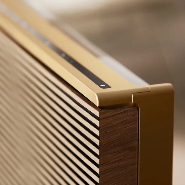 Loa Bluetooth B&O Beosound Level Gold