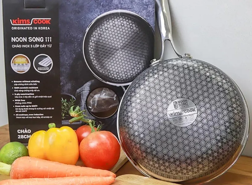 Chảo Sâu Noon Song Inox Đáy Từ Nắp Kính Chống Dính 2 Mặt Kims Cook 28cm