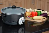 Chọn mua nồi lẩu điện h&atilde;ng n&agrave;o tốt, được nhiều người tin d&ugrave;ng?