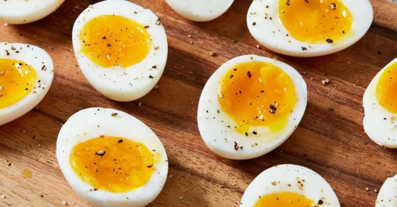 10 Cách luộc trứng lòng đào dẻo ngon, không tanh