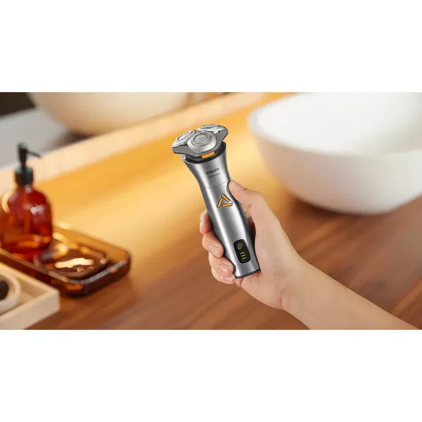 Máy Cạo Râu Khô Và Ướt Philips S3882/00