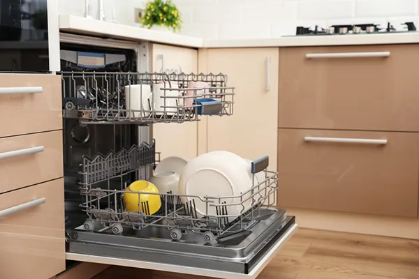 Máy rửa chén có mùi hôi, nguyên nhân thật sự là do đâu?