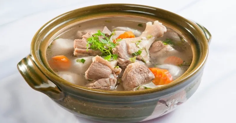 Cách làm vịt om sấu khoai sọ và khoai môn đậm đà, chuẩn vị