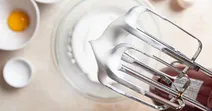 6 c&aacute;ch đ&aacute;nh trứng b&ocirc;ng nhanh v&agrave; tiết kiệm thời gian
