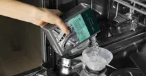M&aacute;y rửa b&aacute;t Bosch b&aacute;o hết muối v&agrave; c&aacute;ch xử l&yacute; hiệu quả