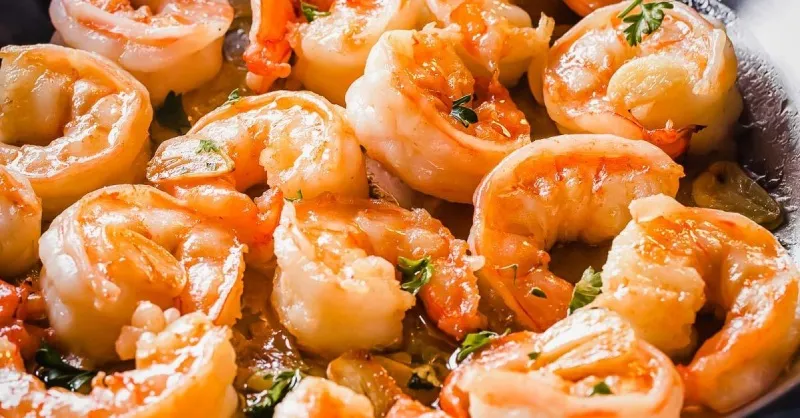 3 cách làm tôm sốt bơ tỏi thơm ngon, béo ngậy siêu lạ miệng