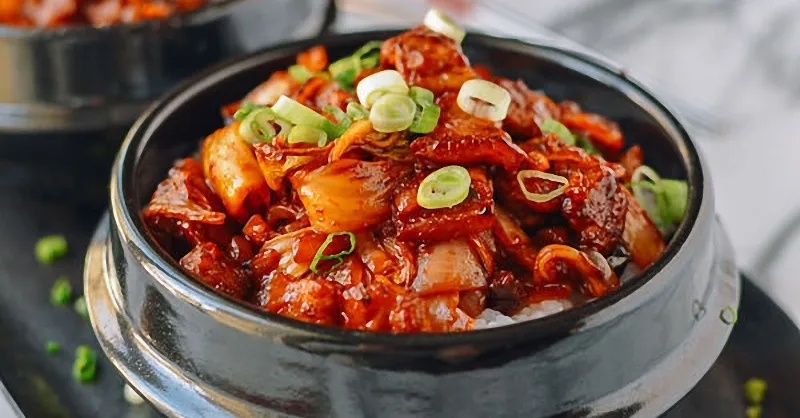 Cách làm thịt heo xào kim chi chua cay đậm vị, ngon cơm tại nhà