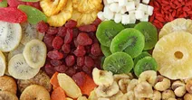 Hướng dẫn c&aacute;ch l&agrave;m tr&aacute;i c&acirc;y sấy gi&ograve;n đơn giản tại nh&agrave;