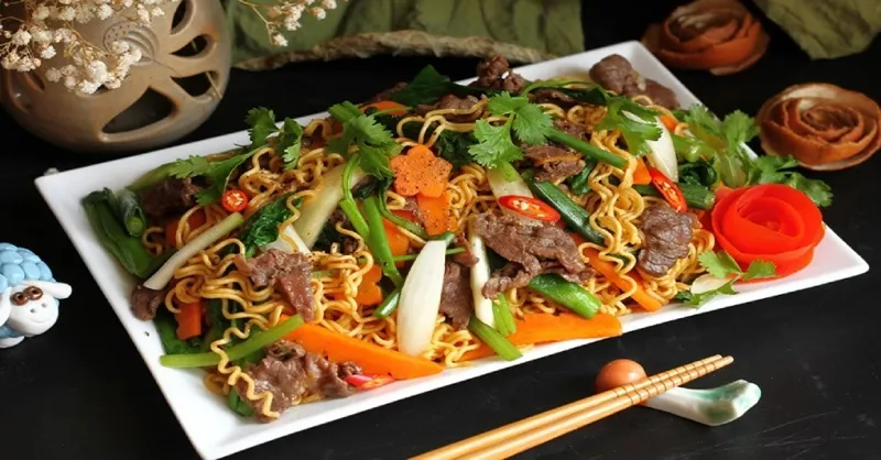 Cách làm mì xào bò mềm ngon, sợi mì dai đơn giản tại nhà