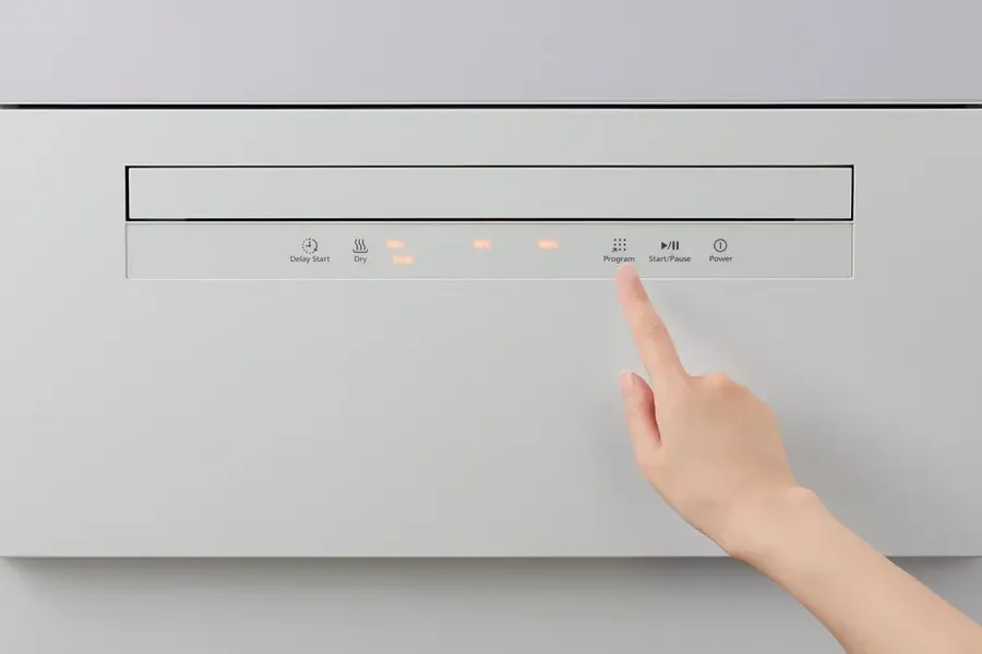 Máy Rửa Chén Panasonic NP-TH1WEVN