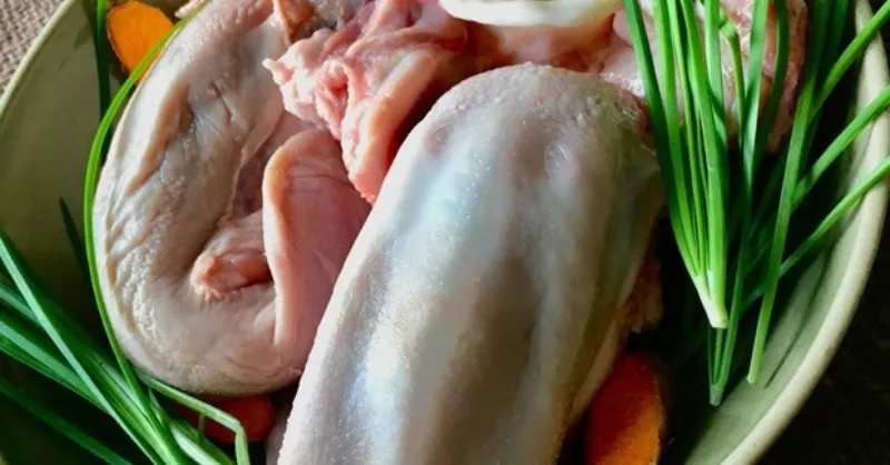 Bí quyết cách chọn mua lưỡi heo tươi ngon và sơ chế sạch mùi