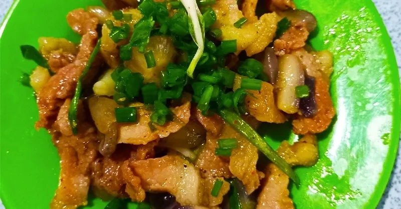 Cách làm thịt heo xào hành tím thơm ngon, đơn giản tại nhà