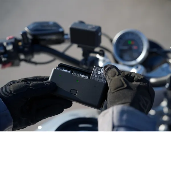 Camera hành động DJI Osmo Action 6 Adventure Combo