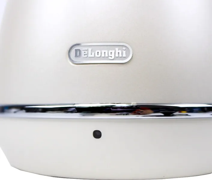 Bình đun siêu tốc 1.7 lít Delonghi KBI2001.W
