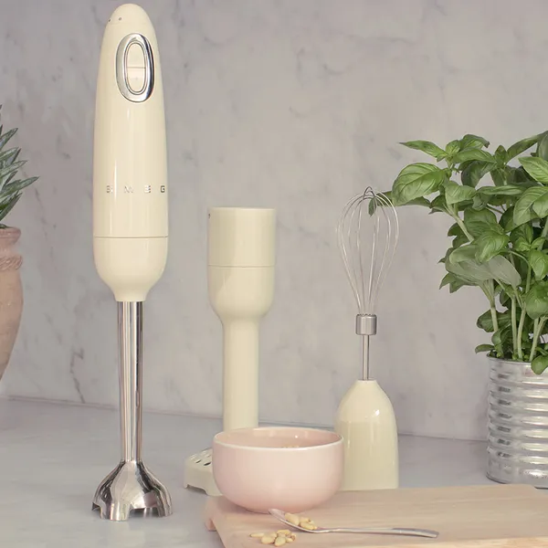 Máy xay cầm tay Smeg HBF02CREU, màu kem 700W