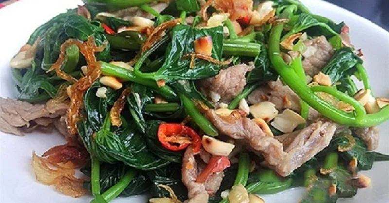Cách làm rau lang xào thịt heo mềm ngọt, chuẩn vị cơm quê